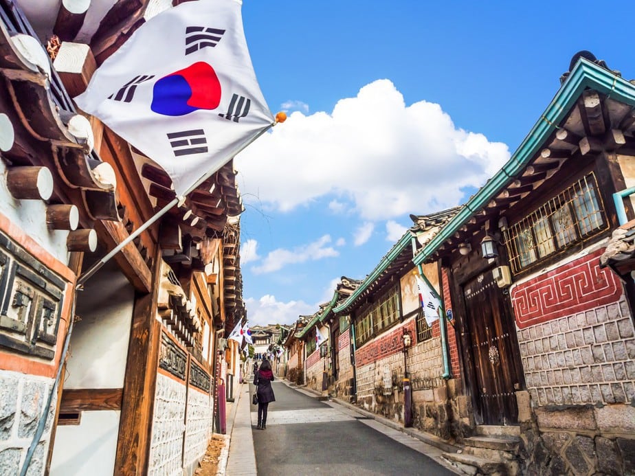 kr_Korea_Seoul_Bukchon-Hanok-Village_Ashutterstock_309071426